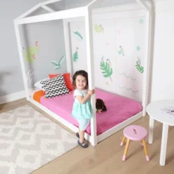 Max & Lily Twin House Bed -Furniture Store GUEST dcd419de 5534 4b77 b95a b0a4825f13fa